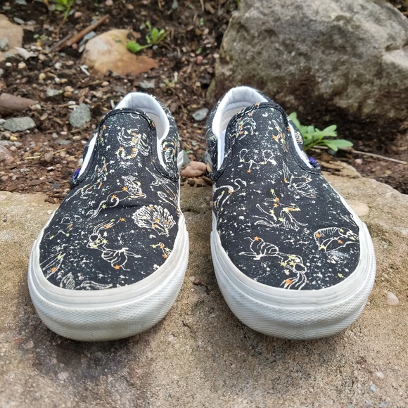 VANS Zodiac Constellation Slip On M 6.5 W 8 EUC
